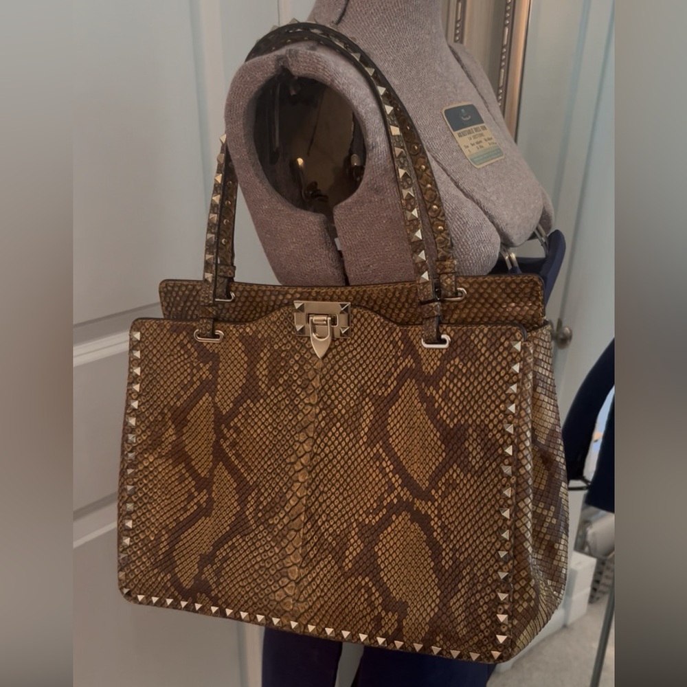 Valentino Garavani Rockstud Reptile Bag – New with Tags - Picture 5 of 17